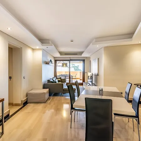 East Maewest Apartment